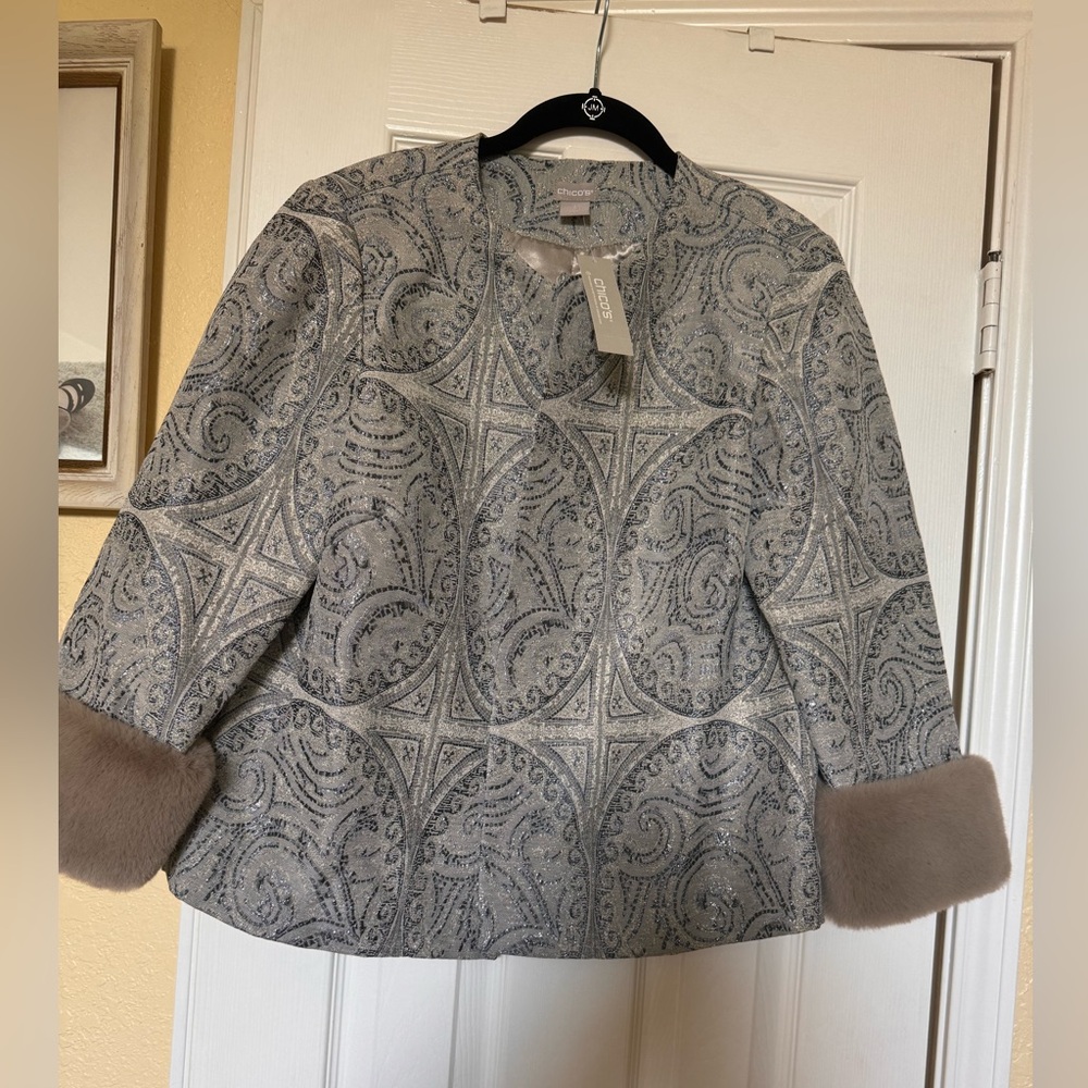 Chicos Size 2 Jacquard Jacket  faux fur cuffs silver grey sparkle cuffs are tan
